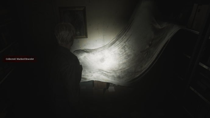 James thu thập Vòng tay được đánh dấu ở bệnh viện Brookhaven trong bản làm lại Silent Hill 2