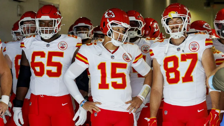 Patrick Mahomes, Travis Kelce và các Lãnh đạo Thành phố Kansas năm 2024 Patrick Mahomes, Travis Kelce và các Lãnh đạo Thành phố Kansas năm 2024