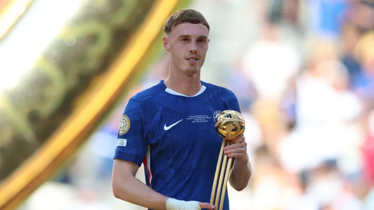 Cole Palmer com a bola de ouro na Copa do Mundo de Clubes de 2025